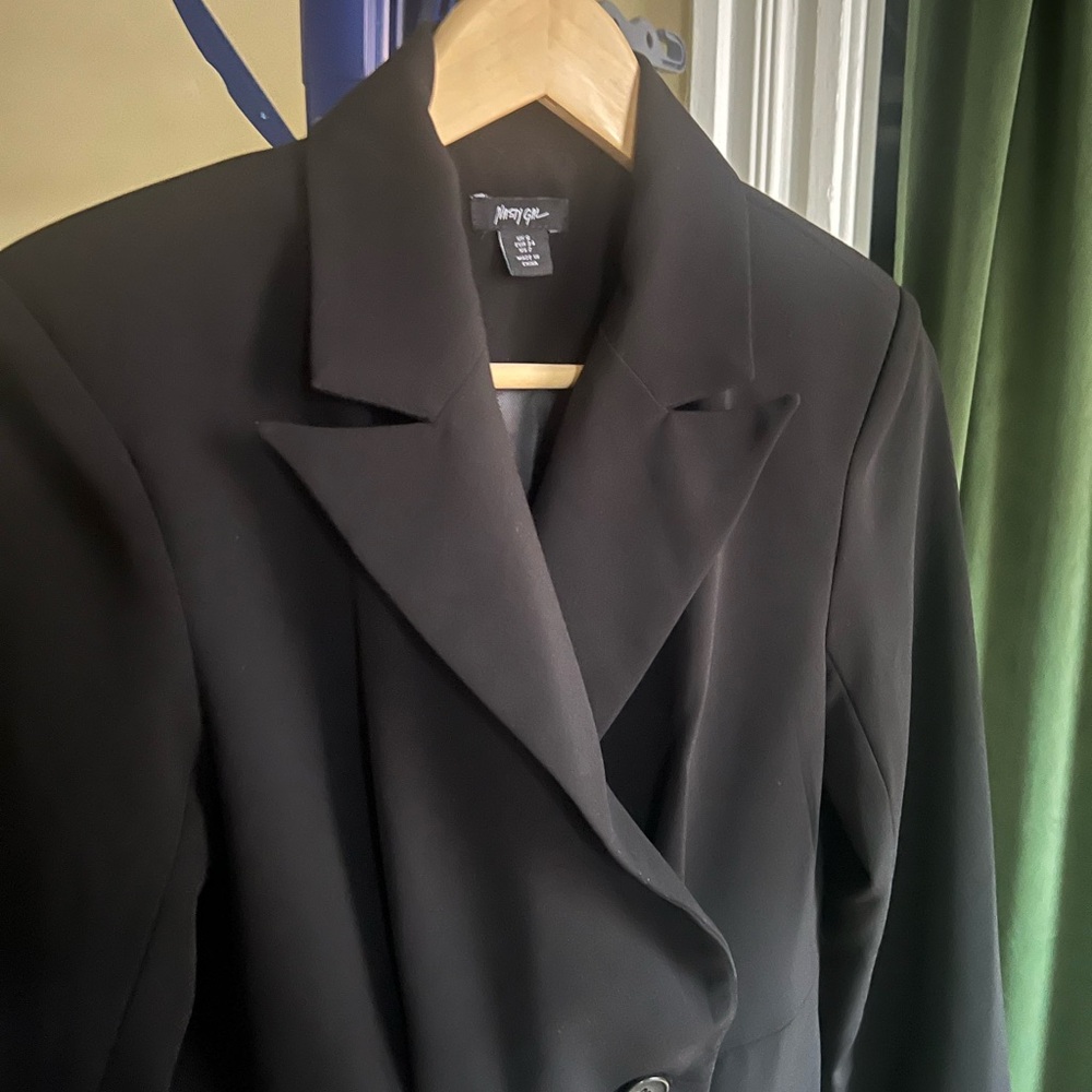 Nasty Gal Double Breasted Black Blazer Dress with Feather Trim - Picture 3 of 5